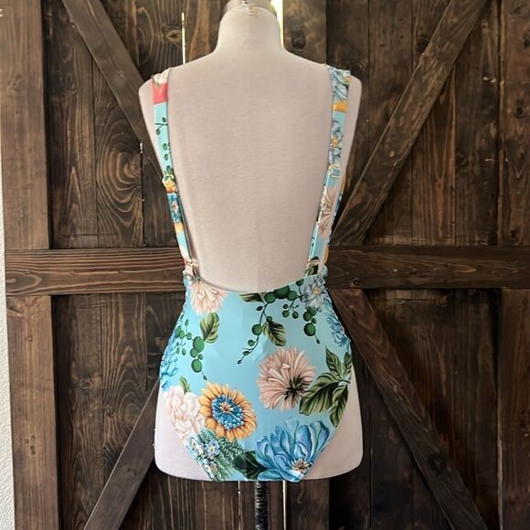 Agua Bendita Pacifico Ellis Aine Floral One-Piece Swimsuit - Picture 7 of 15